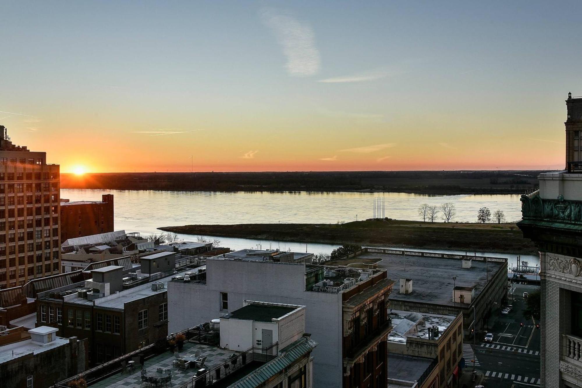 Downtown 3*